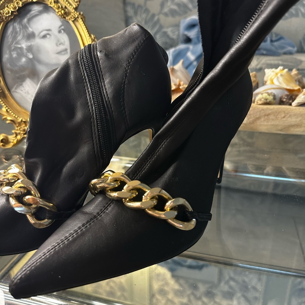 Elegant ZARA Black Heeled Boots with Gold Chain